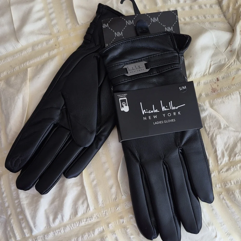 Nicole Miller black Soft vegan leather womens gloves Sz S/M NWT